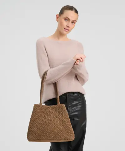 Alternative view of Depeche – Berlin Håndflettet Ruskinds Håndtaske – Mud 