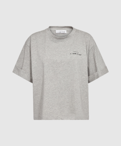 HL Crew Neck Crop Tee i Grey Melangé – cropped T‑shirt i 100% økologisk bomuld. Blød, åndbar og moderne basisstyle med boxy pasform. Perfekt til hverdagsbrug.
