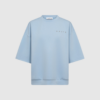 Maxi Split SS Logo Sweat i Pale Blue er en let, kortærmet sweatshirt med boxy pasform og logo‑detalje. Blød og strækbar kvalitet i bomuld/polyester. Perfekt til sporty, casual og moderne hverdagslooks.