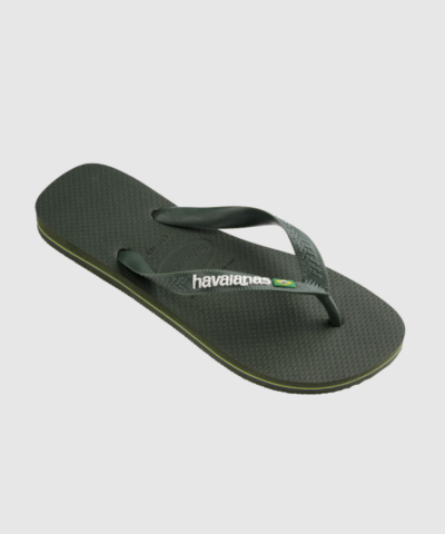 Havaianas Brasil Logo Green Olive er en ikonisk flip‑flop med logo‑rem og brasiliansk flag. Let, fleksibel og fremstillet i 100% gummi. Perfekt til sommer, ferie og hverdag. Et tidløst og komfortabelt valg fra Havaianas.