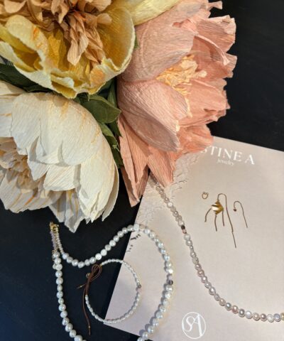 Alternative view of Stine A - Pearly necklace - Mocha Guld