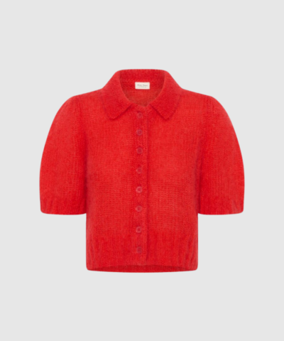 Part Two VernoniPW Cardigan i Poppy Red er en let og luksuriøs strik i certificeret mohair- og uldblanding. Med korte ærmer og regular fit er den perfekt til både lag‑på‑lag og hverdagsoutfits. Find VernoniPW hos Merci Give.