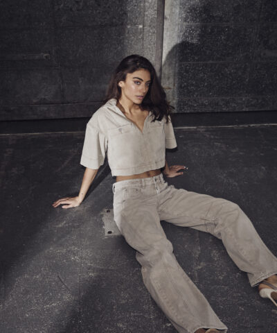 Alternative view of Haute L'amitie - Drew Barrel Panel Jeans – Khaki