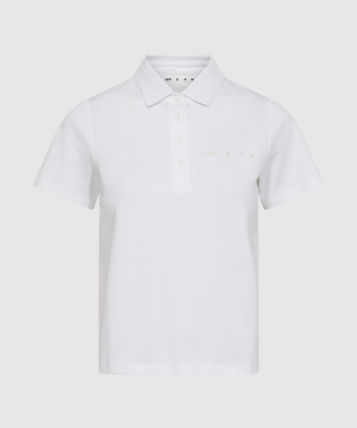 IVY‑Star S/S Polo i hvid er en klassisk og moderne polo i blød bomulds‑piqué. En let cropped polo med broderet logo, perfekt til både hverdag og pænere brug. Find IVY poloer hos Merci Give.