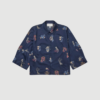 Nilsa Top fra MUNTHE er en oversized top i navy med fine broderede detaljer og afslappet silhuet. En elegant og kunstnerisk top, der kan styles både casual og sofistikeret. Find MUNTHE Nilsa Top hos Merci Give.