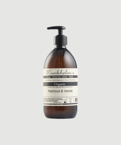 Flydende håndsæbe med patchouli og vanille i 500 ml. Mild og skånsom håndsæbe med aloe vera, der rengør effektivt og efterlader hænderne bløde med en varm og sanselig duft. Find Patchouli & Vanille håndsæbe hos Merci Give.