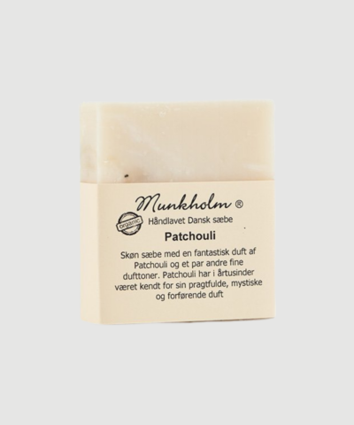 Patchouli er en håndlavet sæbe med en dyb og mystisk duft af patchouli. En klassisk og sanselig sæbe, der giver en varm og velduftende oplevelse ved daglig hånd- og kropspleje. Find Patchouli sæbe hos Merci Give.