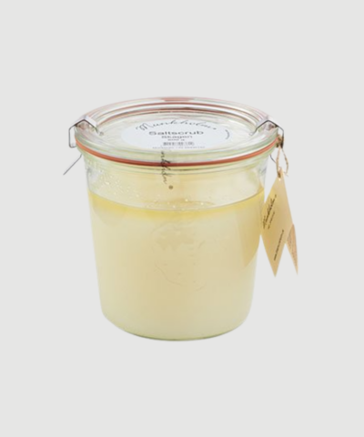 Saltscrub SKAGEN 600 g er en frisk saltscrub med nordisk duft af eucalyptus, lavendel og fyr. En opkvikkende scrub, der effektivt eksfolierer huden og efterlader den blød og velplejet. Find Saltscrub SKAGEN hos Merci Give.