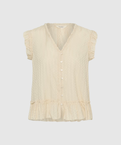 Part Two AnekaPW Top er en feminin og let ærmeløs top i bomulds‑ og viskoseblanding. Designet med V‑udskæring, knaplukning og flæsedetaljer i en smuk oatmeal‑farve. Perfekt til både hverdag og arbejde. Find AnekaPW Top hos Merci Give.