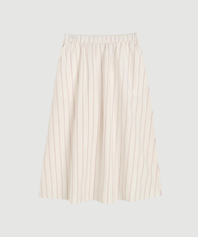 Champetra Mix Skirt fra Aiayu i farven Merlot er en elegant nederdel med afslappet pasform og smukt fald. En tidløs nederdel, der kombinerer komfort og æstetik og passer perfekt til både hverdag og mere elegante looks.