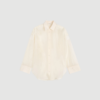 Derris Silk Organza Shirt fra By Malene Birger er en transparent skjorte i silk organza med løs pasform og klassisk design. En elegant og moderne skjorte, perfekt til layering og både hverdags- og festlige looks.
