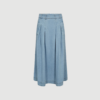 TillyCC Anya Pleat Skirt fra Co’Couture er en plisseret nederdel i farven Fade Denim. Nederdelen er lavet i 100 % lyocell og har et let, feminint fald, der gør den perfekt til både hverdag og fest. En stilfuld og alsidig nederdel til garderoben.