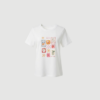 Patrice T‑shirt i hvid er en klassisk bomulds T‑shirt med rund hals og afslappet pasform. En tidløs basisstyle, der er perfekt til både hverdag og lag‑på‑lag styling.