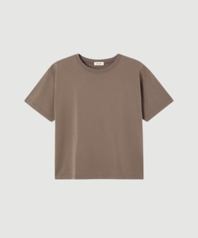 Fizvalley T‑shirt fra American Vintage i Vintage Ash er en brun T‑shirt i kraftig bomuld med loose pasform og vintage look. En komfortabel og stilren basis til hverdagen.