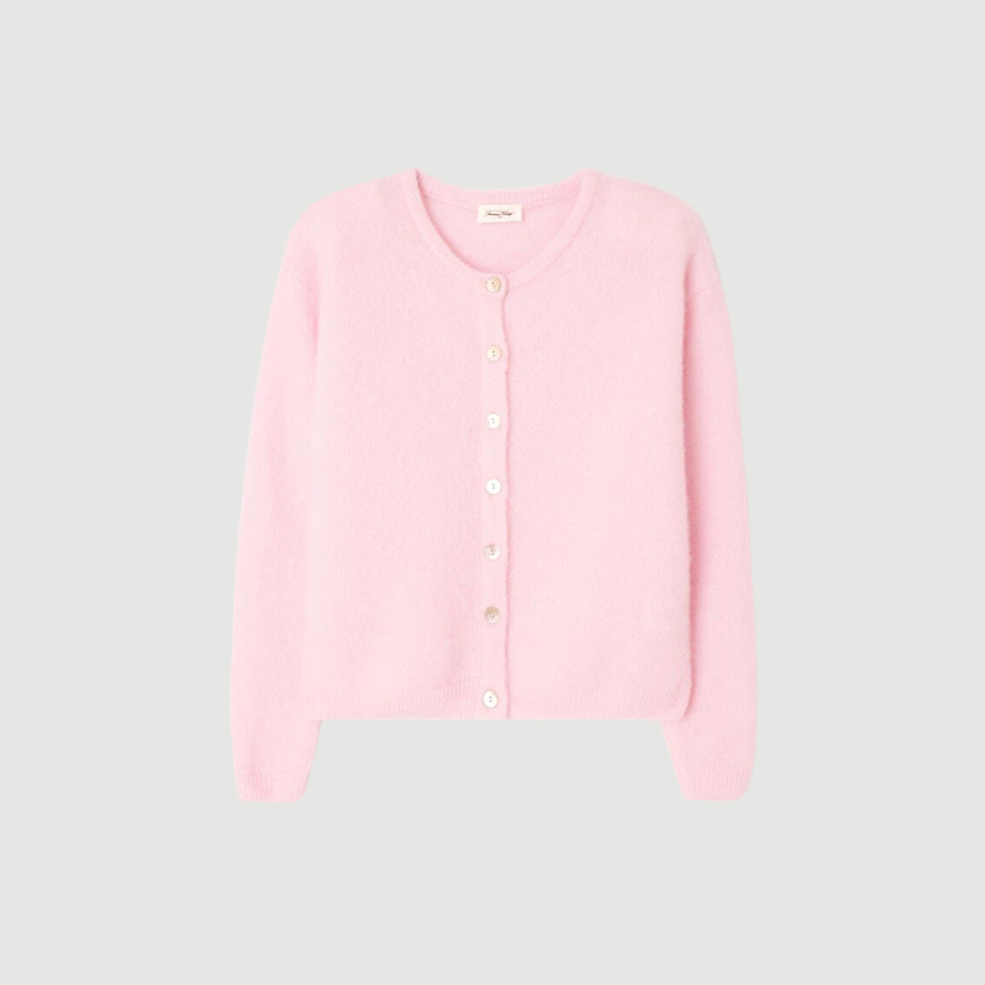 Vitow Jumper fra American Vintage i Rose Chine er en blød og fluffy strik med afslappet pasform. En feminin og komfortabel sweater perfekt til både hverdag og layering.