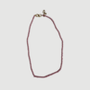 Kala Necklace fra Annavii i lyserød er en håndlavet halskæde med glasperler og messinglås. En feminin og stilren kæde perfekt til både hverdag og layering.