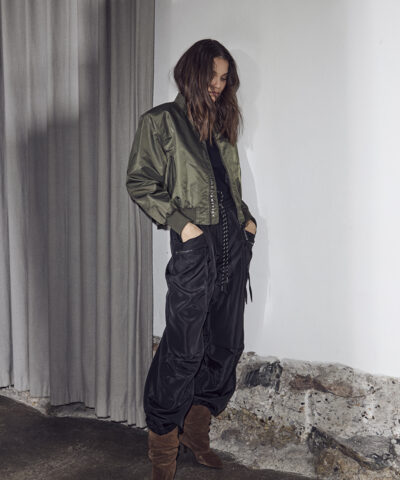 Alternative view of Haute L`amitié - Sally Crop Bomber – Army