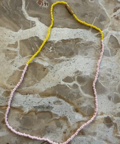Alternative view of Annavii – Ana halskæde – Rosa/Yellow