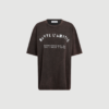 Noma Acid Curve Studio Tee fra Haute L’Amitié i Mocca Acid Wash er en afslappet T‑shirt med vintage‑inspireret acid wash effekt. En moderne og komfortabel style til hverdagsbrug.